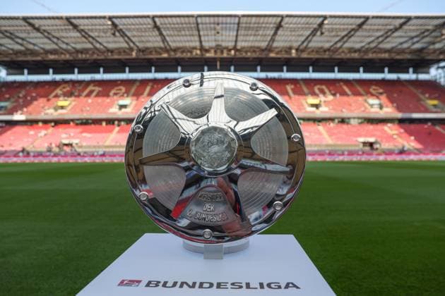 2. Bundesliga - 24 25 - 1. FC Köln - Hamburger SV am 02.08.2024 im RheinEnergieSTADION in Köln Meisterschale der 2. Bundesliga - Feature, Symbol, Symbolfoto, charakteristisch, Detail