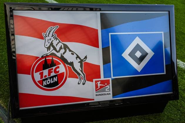 2. Bundesliga - 24 25 - 1. FC Köln - Hamburger SV am 02.08.2024 im RheinEnergieSTADION in Köln 1. FC Köln und Hamburger SV Logo auf einem Monitor - Feature, Symbol, Symbolfoto, charakteristisch, Detail