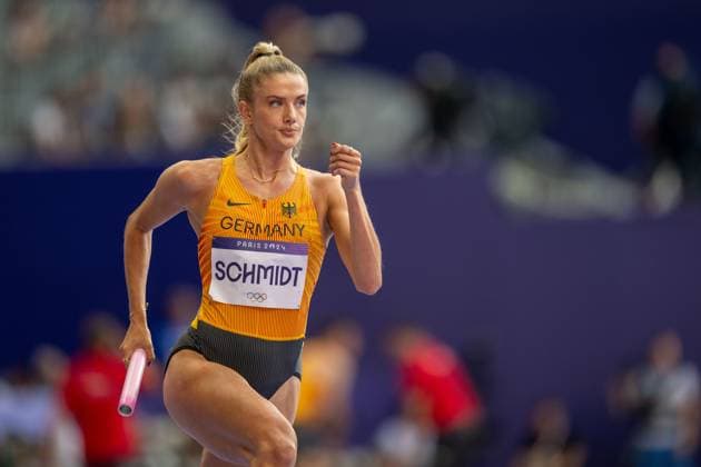 Sport Themen der Woche KW31 Highlight Bilder des Tages Olympische Spiele (Leichtathletik); Paris, 02.08.2024 PARIS, FRANCE - AUGUST 02: Manuel SANDERS (GER), born 3 Apr 1998, Eileen DEMES (GER), born 13 Oct 1997, Jean Paul BREDAU and Alica SCHMIDT Alica (GER), born 8 Nov 1998 competing in the miday 8 of the Olympic Games, Olympische Spiele, Olympia, OS during the athletics competitions at Stade de France in Paris on 02.8.2024 in France. *** Olympic Games Athletics Paris, 02 08 2024 PARIS, FRANCE AUGUST 02 Manuel SANDERS GER , born 3 Apr 1998, Eileen DEMES GER , born 13 Oct 1997, Jean Paul BREDAU and Alica SCHMIDT Alica GER , born 8 Nov 1998 competing in the miday 8 of the Olympic Games during the athletics competitions at Stade de France in Paris on 02 8 2024 in France Copyright: xBEAUTIFULxSPORTS OliverxKremerx