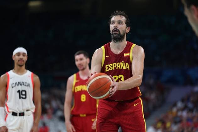 JO 2024 - Basket ball - Hommes - CANADA VS ESPAGNE JEUX OLYMPIQUES PARIS 2024 PHOTOPQR VOIX DU NORD 1 ; 02 08 2024 ; JO 2024 - Basket ball - Hommes - CANADA VS ESPAGNE .Photo Alexis Christiaen (Pib) - La Voix du Nord - The Paris 2024 Summer Olympic Games, Olympische Spiele, Olympia, OS (Jul 26-Aug 11, 2024).