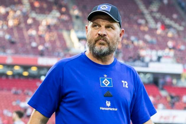 2. Fussball-Bundesliga: 1. FC Köln - Hamburger SV, 02.08.2024 Steffen Baumgart (Hamburger SV, Cheftrainer). 2. Fussball-Bundesliga, 1. FC Köln - Hamburger SV, 1. Spieltag, am 02.08.2024, RheinEnergie-Stadion, Köln DFL regulations prohibit any use of photographs as image sequences and or quasi-video