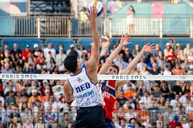 240802 Anders Mol of Norway in men s preliminary round Beach volleyball, Beachvolleyball match between Norway and Netherlands during day 7 of the Paris 2024 Olympic Games, Olympische Spiele, Olympia, OS on August 2, 2024 in Paris. Photo: Jon Olav Nesvold BILDBYRAN COP 217 JE0093 beachvolleyboll beach volleyball sandvolleyball paris 2024 olympics day 7 norway - netherlands bbeng Copyright: JONxOLAVxNESVOLD BB240802JE184