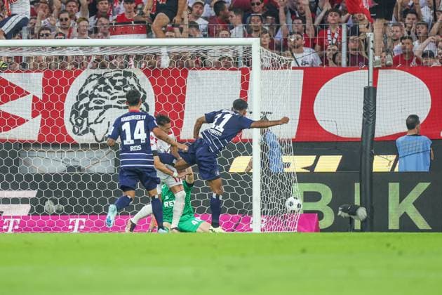 02.08.2024, Fussball, Saison 2024 2025, 2. Bundesliga, 1. Spieltag, 1. FC Köln - Hamburger SV, Ransford Königsdörffer (Hamburger SV) erzielt das Tor zum 0 zu 2. Köln Rhein-Energie-Stadion NRW Deutschland xRHR-FOTO TRx