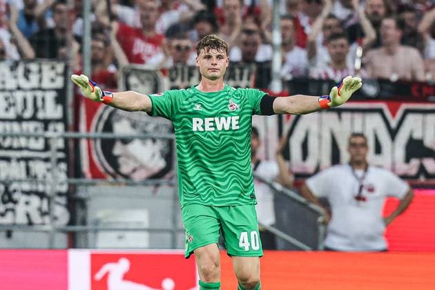 Fussball, 2.Bundesliga Saison 2024 2025 1.Spieltag 1.FC Köln - Hamburger SV 02.08.2024, RheinEnergieSTADION Jonas Urbig (1.FC Köln, 40) Köln RheinEnergieSTADION Nordrhein-Westfahlen Deutschland