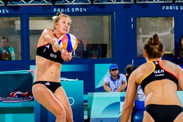 Sport Themen der Woche KW31 FRA, Olympische Sommerspiele Paris 2024, Beachvolleyball Damen Vorrunde - Gruppe C USA vs GER, Hughes Cheng (USA) vs Muller Tillmann (GER) 02.08.2024, Champ de Mars, Paris, FRA, Olympische Sommerspiele Paris 2024, Beachvolleyball Damen Vorrunde - Gruppe C USA vs GER, Hughes Cheng (USA) vs Muller Tillmann (GER) , im Bild MULLER Svenja (GER) *** FRA, Summer Olympics Paris 2024, Beach Volleyball Womens Preliminary Round Group C USA vs GER, Hughes Cheng USA vs Muller Tillmann GER 02 08 2024, Champ de Mars, Paris, FRA, Summer Olympics Paris 2024, Beach Volleyball Womens Preliminary Round Group C USA vs GER, Hughes Cheng USA vs Muller Tillmann GER , pictured MULLER Svenja GER nordphotoxGmbHx xStraubmeier nph00004