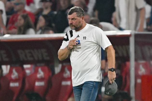 Trainer Steffen Baumgart (Hamburg) nach Spielende Mimik starker Gesichtsausdruck Emotion. 02.08.2024 Fussball 1. FC Koeln vs Hamburger SV, Rheinenergiestadion, Koeln, DFB DFL REGULATIONS PROHIBIT ANY USE OF PHOTOGRAPHS AS IMAGE SEQUENCES AND OR QUASI-VIDEO NRW Germany
