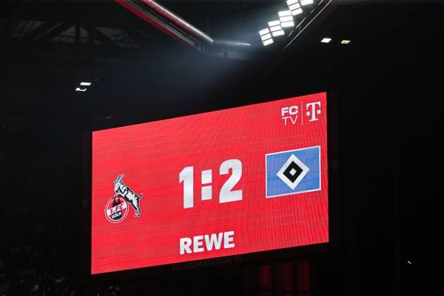 Fussball, 2.Bundesliga Saison 2024 2025 1.Spieltag 1.FC Köln - Hamburger SV 02.08.2024, RheinEnergieSTADION Anzeigetafel mit dem Endergebnis Köln 1 Hamburg 2 Köln RheinEnergieSTADION Nordrhein-Westfahlen Deutschland