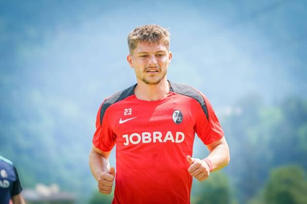 Fussball: Freundschaftsspiel SC Freiburg vs. SpVgg Greuther Fürth - Schruns, Österreich: Freiburgs Florent Muslija Schruns AUT Copyright: xJoeranxSteinsiekx