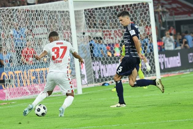 GER, 2.FBL. 1. FC Koeln vs. Hamburger SV 02.08.2024, Rheinenergie Stadion, Koeln, GER, 2.FBL. 1. FC Koeln vs. Hamburger SV, im Bild: Torchance fuer Linton Maina (FC Koeln 37),