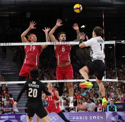 USA in action against Japan in the Preliminary round of the Men s Volleyball at Porte De Versailles on the seventh day of the Paris Olympics on Friday, August 02, 2024.USA won the match 3 sets to one.  OLY202408021030 HUGOxPHILPOTT