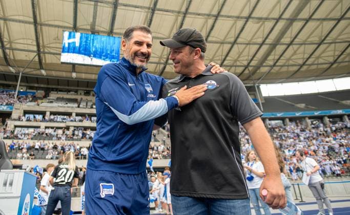 Fussball, Herren, Saison 2024 2025, 2. Bundesliga (1. Spieltag), Hertha BSC - SC Paderborn, v.l. Trainer Cristian Fiel (Hertha BSC), Trainer Lukas Kwasniok (SC Paderborn), 03.08. 2024,