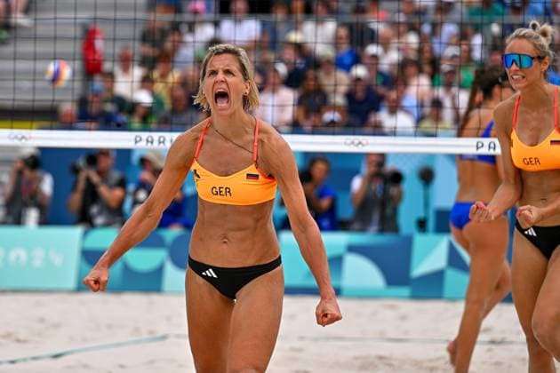 Olympische Spiele Beach volleyball, Beachvolleyball ; Paris 03.08.2024 Vorrunde, Frauen, GER-ESP, Laura Ludwig (1, GER), Louisa Lippmann (2, GER), Copyright: xBEAUTIFULxSPORTS TomxBlochx