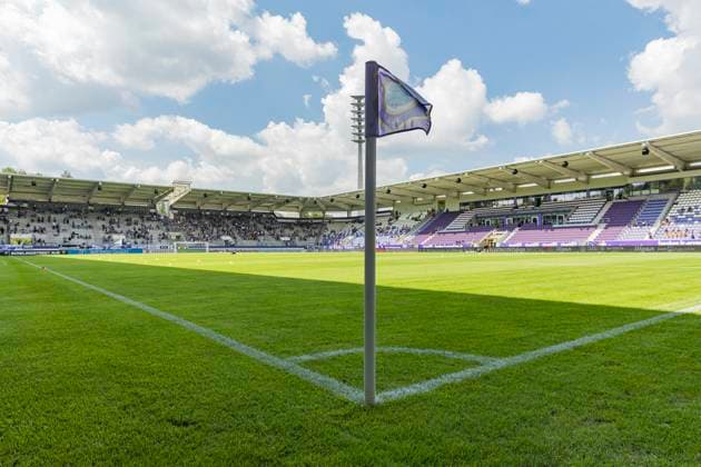 03.08.2024, xomx, Fussball 3.Liga, Erzgebirge Aue - Hannover 96 U23 emspor, v.l. FC Erzgebirge Aue vs. Hannover 96 II. Uebersicht stadion. Stadion. Eckfahne Erzgebirgstadion (DFL DFB REGULATIONS PROHIBIT ANY USE OF PHOTOGRAPHS as IMAGE SEQUENCES and or QUASI-VIDEO) Aue