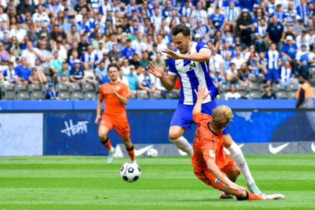 03.08.2024, xlakx, Fussball 2.Bundesliga, Hertha BSC Berlin - SC Paderborn emspor, v.l. Haris Tabakovic (Hertha BSC),Felix Goetze (SC Paderborn 07),Zweikampf, Duell, Kampf, tackle (DFL DFB REGULATIONS PROHIBIT ANY USE OF PHOTOGRAPHS as IMAGE SEQUENCES and or QUASI-VIDEO) Daniel Lakomski JAN Huebner Berlin