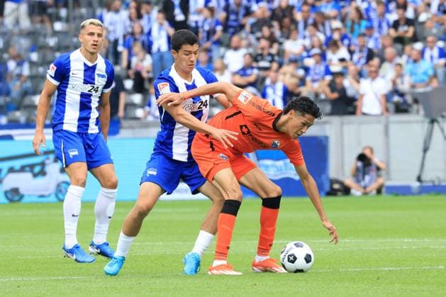DEU, DFL, 2. FBL, Hertha BSC vs. SC Paderborn 07, 03.08.2024, Berliner Olympiastadion, Berlin, DEU, DFL, 2. FBL, Hertha BSC vs. SC Paderborn 07, im Bild Ibrahim Maza (Hertha BSC Berlin 10), Marc Oliver Kempf (Hertha BSC Berlin 4), Santiago Castaneda (SC Paderborn 5) DFL - regulations prohibit any use of Photographs as image sequences and or quasi-video Foto: Juergen Engler nordphoto GmbH