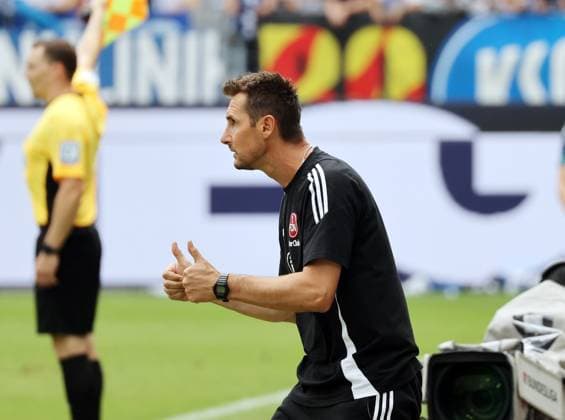 03.08.24 Karlsruher SC - 1. FC Nürnberg Deutschland, Karlsruhe, 03.08.2024, Fussball, 2. Bundesliga, Karlsruher SC - 1. FC Nürnberg: Miroslav Klose (Trainer 1. FC Nürnberg).