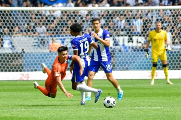 03.08.2024, xlakx, Fussball 2.Bundesliga, Hertha BSC Berlin - SC Paderborn emspor, v.l. Raphael Obermair (SC Paderborn 07),Jeremy Dudziak (Hertha BSC),Ibrahim Maza (Hertha BSC),Zweikampf, Duell, Kampf, tackle (DFL DFB REGULATIONS PROHIBIT ANY USE OF PHOTOGRAPHS as IMAGE SEQUENCES and or QUASI-VIDEO) Daniel Lakomski JAN Huebner Berlin