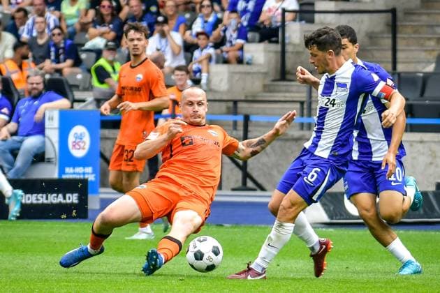 03.08.2024, xlakx, Fussball 2.Bundesliga, Hertha BSC Berlin - SC Paderborn emspor, v.l. Sven Michel (SC Paderborn 07),Diego Demme (Hertha BSC),Zweikampf, Duell, Kampf, tackle (DFL DFB REGULATIONS PROHIBIT ANY USE OF PHOTOGRAPHS as IMAGE SEQUENCES and or QUASI-VIDEO) Daniel Lakomski JAN Huebner Berlin