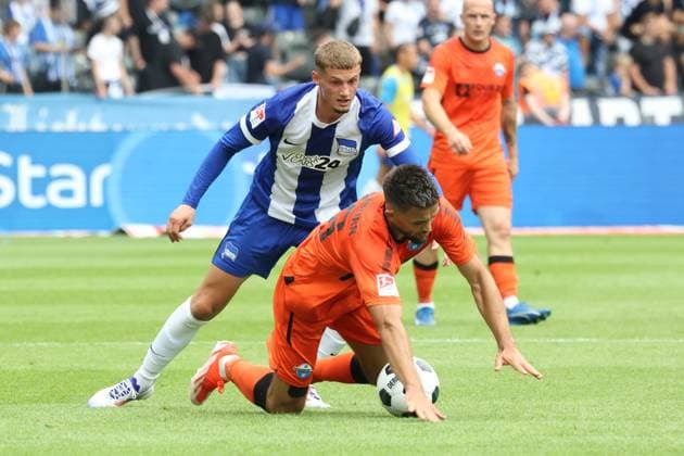 DEU, DFL, 2. FBL, Hertha BSC vs. SC Paderborn 07, 03.08.2024, Berliner Olympiastadion, Berlin, DEU, DFL, 2. FBL, Hertha BSC vs. SC Paderborn 07, im Bild Michael Cuisance (Hertha BSC Berlin 27), Visar Musliu (SC Paderborn 16) DFL - regulations prohibit any use of Photographs as image sequences and or quasi-video Foto: Juergen Engler nordphoto GmbH