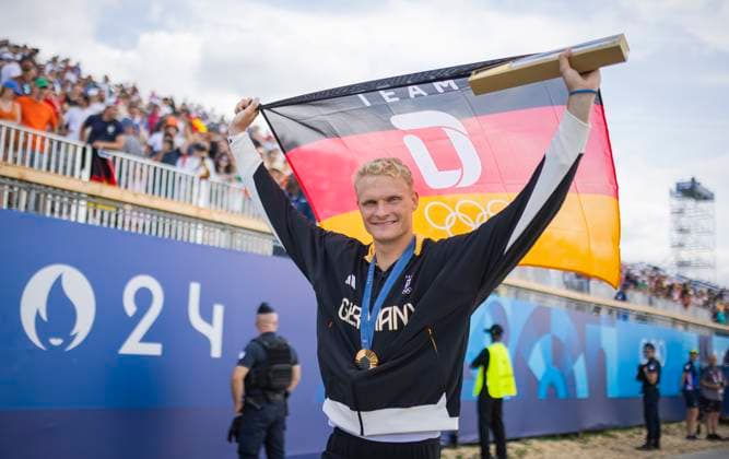 Paris, France. 3rd AUG 2024. Oliver Zeidler (GER) wins gold in rowing Paris 2024 Olympic Games, Olympische Spiele, Olympia, OS Rowing Men s Single Sculls Finals Olympische Spiele 03.08.2024 *** Paris, France 3rd AUG 2024 Oliver Zeidler GER wins gold in rowing Paris 2024 Olympic Games Rowing Men s Single Sculls Finals Olympic Games 03 08 2024