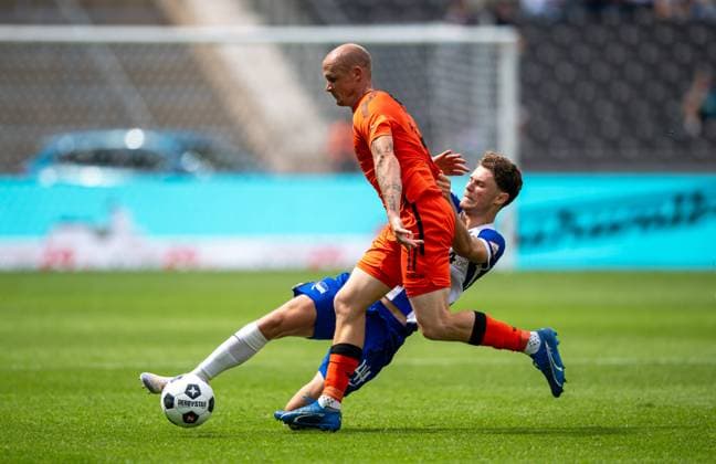 Fussball, Herren, Saison 2024 2025, 2. Bundesliga (1. Spieltag), Hertha BSC - SC Paderborn, v.l. Sven Michel (SC Paderborn), Linus Gechter (Hertha BSC), 03.08. 2024,