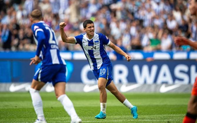Fussball, Herren, Saison 2024 2025, 2. Bundesliga (1. Spieltag), Hertha BSC - SC Paderborn, v.l. Michael Cuisance (Hertha BSC), Ibrahim Maza (Hertha BSC), Jubel nach Tor zum 1:2, 03.08. 2024,