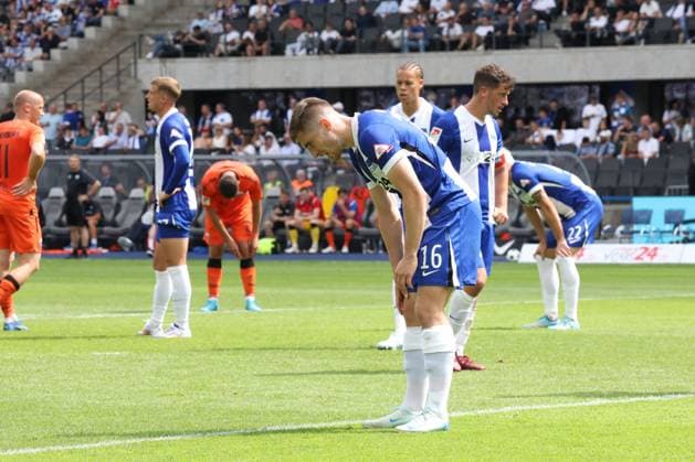 DEU, DFL, 2. FBL, Hertha BSC vs. SC Paderborn 07, 03.08.2024, Berliner Olympiastadion, Berlin, DEU, DFL, 2. FBL, Hertha BSC vs. SC Paderborn 07, im Bild Jonjoe Kenny (Hertha BSC Berlin 16), Diego Demme (Hertha BSC Berlin 6), Derry Scherhant (Hertha BSC Berlin 39) DFL - regulations prohibit any use of Photographs as image sequences and or quasi-video Foto: Juergen Engler nordphoto GmbH
