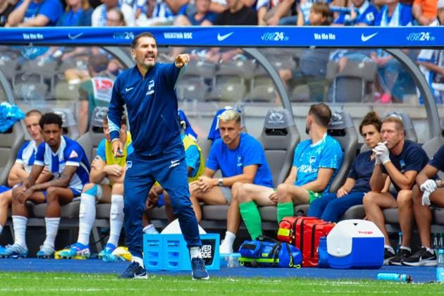 03.08.2024, xlakx, Fussball 2.Bundesliga, Hertha BSC Berlin - SC Paderborn emspor, v.l. Christian Fiel (Hertha BSC Trainer),gibt Anweisungen, gestikuliert mit den Armen, gesticulate, gives instructions (DFL DFB REGULATIONS PROHIBIT ANY USE OF PHOTOGRAPHS as IMAGE SEQUENCES and or QUASI-VIDEO) Daniel Lakomski JAN Huebner Berlin