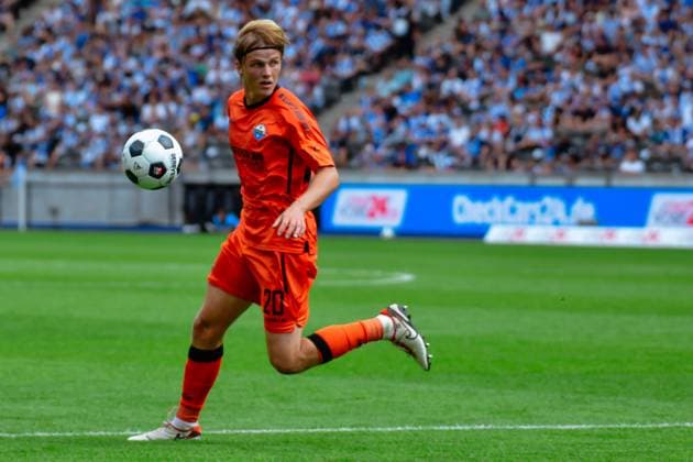 03.08.2024, xlakx, Fussball 2.Bundesliga, Hertha BSC Berlin - SC Paderborn emspor, v.l. Felix Goetze (SC Paderborn 07) am Ball (DFL DFB REGULATIONS PROHIBIT ANY USE OF PHOTOGRAPHS as IMAGE SEQUENCES and or QUASI-VIDEO) Daniel Lakomski JAN Huebner Berlin