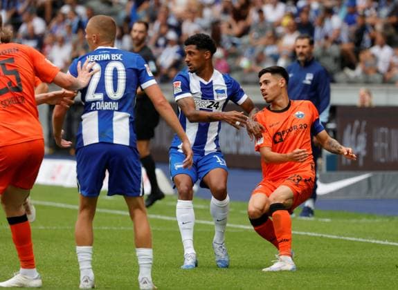 Deutschland, Berlin, Olympiastadion, Fussball, Herren, Saison 2024 2025, 2. Bundesliga (1. Spieltag), Hertha BSC - SC Paderborn, Foto:Jeremy Dudziak, Hertha BSC, Raphael Obermair, SC Paderborn