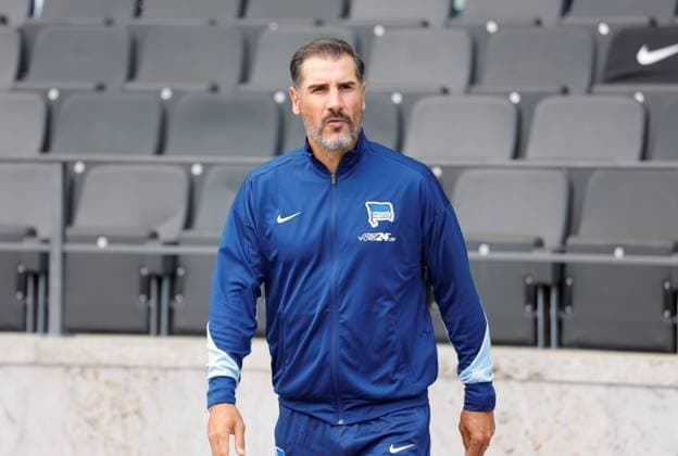 Deutschland, Berlin, Olympiastadion, Fussball, Herren, Saison 2024 2025, 2. Bundesliga (1. Spieltag), Hertha BSC - SC Paderborn, Foto:Trainer Cristian Fiel (Hertha BSC)