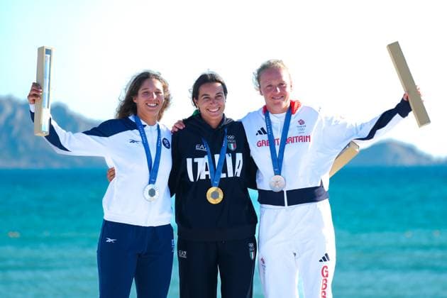 Sport Themen der Woche KW31 Sport Bilder des Tages Sharon Kantor (Israel), Marta Maggetti (Italy) and Emma Wilson (Great Britain) during the medal ceremony final women’s windsurfing - Sailing, during the Olympic Games, Olympische Spiele, Olympia, OS Paris 2024. (Photo Norbert Scanella DPPI Media Panoramic) OLYMPICS 2024 : SAILING - 2024 Olympics Games - Paris2024 - Marseille - 03 08 2024 DPPI Panoramic 