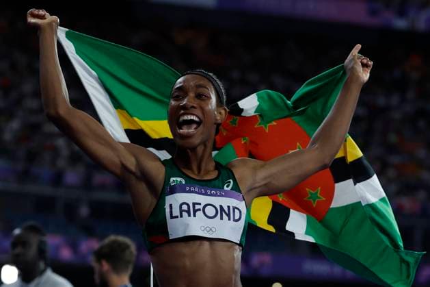 Bilder des Jahres 2024, Sport 08 August Sport Themen der Woche KW31 Sport Bilder des Tages Dominican athlete Thea Lafond celebrates winning gold in the women s triple jump final, during the Paris 2024 Olympic Games, Olympische Spiele, Olympia, OS at the Stade de France of Paris, 3 August 2024. Paris 2024 Athletics !ACHTUNG: NUR REDAKTIONELLE NUTZUNG!  Copyright: xJUANJOxMARTINx(es-ES)x EVE9934 20240803-55014333211_1