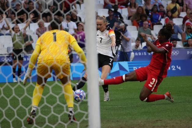 JEUX OLYMPIQUES PARIS 2024 PHOTOPQR LA PROVENCE Gilles Bader ; Marseille ; 03 08 2024 ; JO football feminin match entre le Canada et l Allemagne en quart de finale - The Paris 2024 Summer Olympic Games, Olympische Spiele, Olympia, OS (Jul 26-Aug 11, 2024).