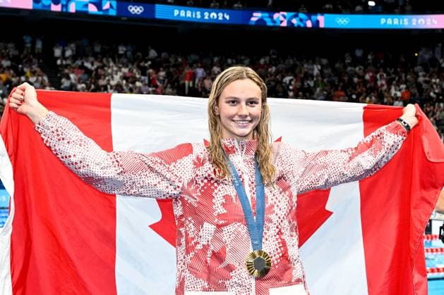 Sport Themen der Woche KW31 Sport Bilder des Tages Summer Mcintosh of Canada celebrates after winning the gold medal in the swimming 200m Individual Medley Women Final during the Paris 2024 Olympic Games, Olympische Spiele, Olympia, OS at La Defense Arena in Paris (France), August 03, 2024. Giorgio Scala