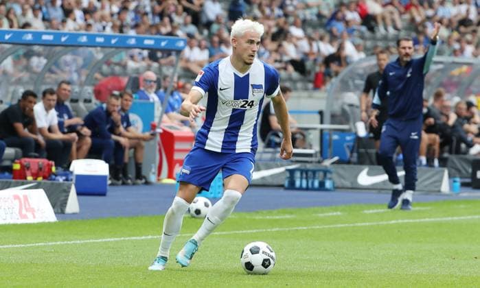 Marten Winkler am Ball Einzelbild Freisteller Aktion Fußball Fussball DFL 2.Bundesliga Herren 1.Spieltag Saison 2024 2025 03.08.2024 Hertha BSC Berlin vs. SC Paderborn SCP DFL regulations prohibit any use of photographs as image sequences and or quasi-video
