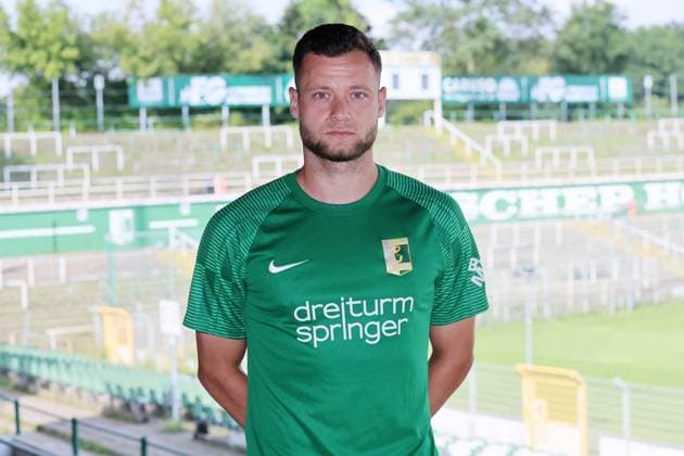 Chemie Leipzig Teampräsentation Regionalliga NO Janik Mäder Maeder ; BSG Chemie Leipzig ; Regionalliga NordOst, Porträttermin 2024 2025 , 02.08.2024, Alfred-Kunze-Sportpark, Leipzig ,