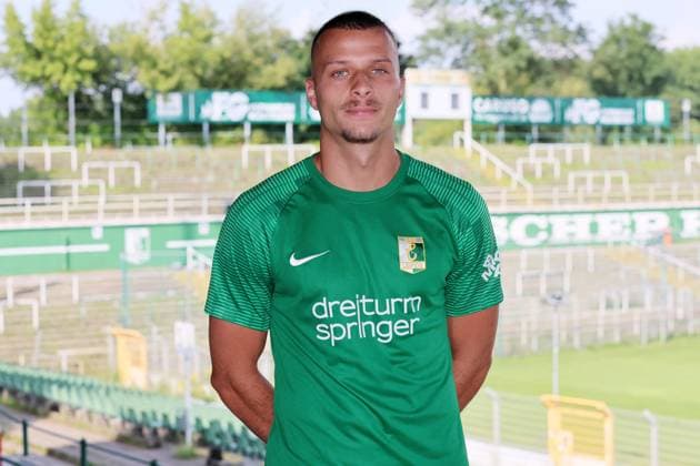 Chemie Leipzig Teampräsentation Regionalliga NO Cemal Kaymaz ; BSG Chemie Leipzig ; Regionalliga NordOst, Porträttermin 2024 2025 , 02.08.2024, Alfred-Kunze-Sportpark, Leipzig ,