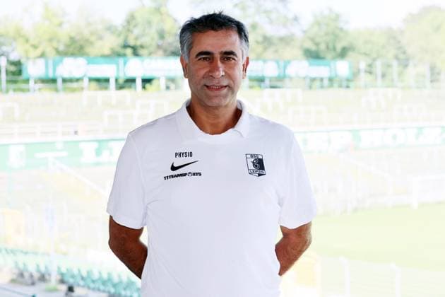 Chemie Leipzig Teampräsentation Regionalliga NO Physiotherapeut Alireza Hamzehian ; BSG Chemie Leipzig ; Regionalliga NordOst, Porträttermin 2024 2025 , 02.08.2024, Alfred-Kunze-Sportpark, Leipzig ,