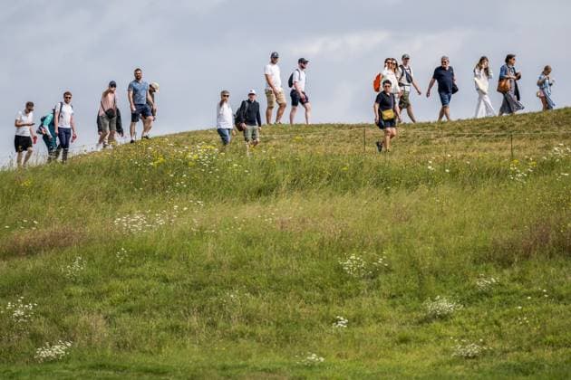 240804 Supporters during the final round of the men s individual stroke play golf during day 9 of the Paris 2024 Olympic Games, Olympische Spiele, Olympia, OS on August 4, 2024 in Paris. Photo: Petter Arvidson BILDBYRAN kod PA PA0861 golf olympic games olympics os ol olympiska spel olympiske leker paris 2024 paris-os paris-ol bbeng sweden sverige supporters supportrar Copyright: PETTERxARVIDSON BB240804PA042
