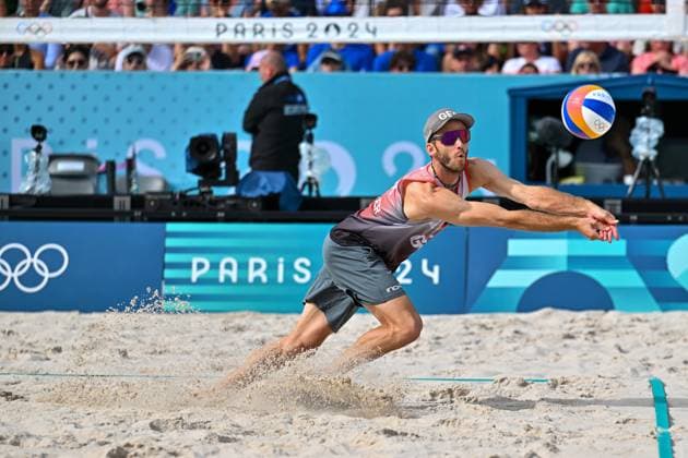 Olympische Spiele Beach volleyball, Beachvolleyball ; Paris 04.08.2024 Achtelfinale, Herren, GER_BRA, Clemens Wickler (2, GER), Copyright: xBEAUTIFULxSPORTS TomxBlochx