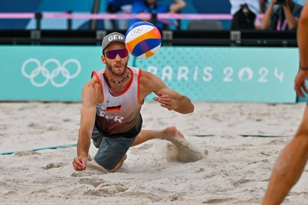 Olympische Spiele Beach volleyball, Beachvolleyball ; Paris 04.08.2024 Achtelfinale, Herren, GER_BRA, Clemens Wickler (2, GER), Copyright: xBEAUTIFULxSPORTS TomxBlochx