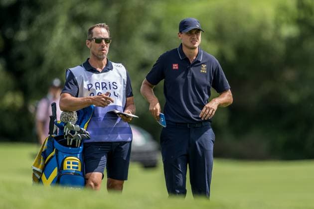240804 Caddy Joe Skovron and Ludvig Aberg of Sweden during the final round of the men s individual stroke play golf during day 9 of the Paris 2024 Olympic Games, Olympische Spiele, Olympia, OS on August 4, 2024 in Paris. Photo: Petter Arvidson BILDBYRAN kod PA PA0861 golf olympic games olympics os ol olympiska spel olympiske leker paris 2024 paris-os paris-ol bbeng sweden sverige Copyright: PETTERxARVIDSON BB240804PA076