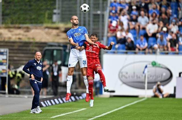 04.08.2024, xfux, Fussball 2.Bundesliga, SV Darmstadt 98 - Fortuna Düsseldorf emspor, v.l. Aleksandar Vukotic (SV Darmstadt 98), Matthias Zimmermann (Fortuna Duesseldorf Düsseldorf) Kopfball, Kopfballduell (DFL DFB REGULATIONS PROHIBIT ANY USE OF PHOTOGRAPHS as IMAGE SEQUENCES and or QUASI-VIDEO. Eine Lizenzierung des Lichtbildwerkes an den SV Darmstadt 1898 e.V. sowie Tochterunternehmen ist nicht gestattet. No release of or sale to SV Darmstadt 1898 e.V.) Darmstadt