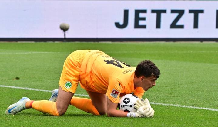 04.08.2024 - Fussball - Saison 2024 2025 - 2. Fussball - Bundesliga - 01. Spieltag: SpVgg Greuther Fürth ( Kleeblatt ) - SC Preußen Münster - Sportfoto Zink MeZi - xmexzix - DFL regulations prohibit any use of photographs as image sequences and or quasi-video - only for editorial use - Nahuel Noll (44, SpVgg Greuther Fürth )