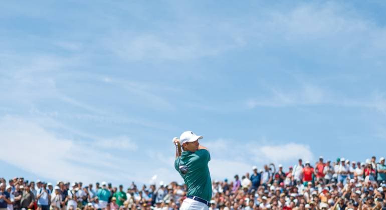 Paris 2024 Olympic Games, Olympische Spiele, Olympia, OS Le Golf National, Paris, France 4 8 2024 Men s Individual Stroke Play Ireland™s Rory McIlroy takes his tee shot on the 7th hole Rory McIlroy takes his tee shot on the 7th hole 4 8 2024  Copyright: x INPHO JamesxCrombiex JRY16114