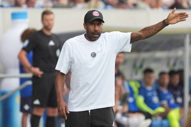 Trainer Daniel Thioune (Fortuna Düsseldorf) regt sich auf - 04.08.2024 2. Bundesliga, Saison 24 25: SV Darmstadt 98 vs Fortuna Düsseldorf, Stadion am Boellenfalltor, emonline, emspor,