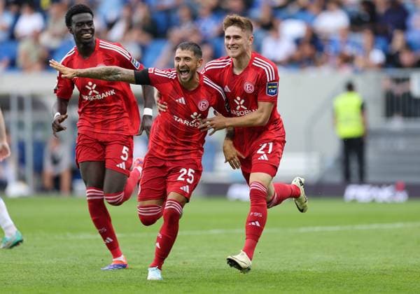 04.08.2024, xdcx, Fussball 2. Bundesliga, SV Darmstadt 98 - Fortuna Düsseldorf, emonline, emspor, despor, v.l., Torjubel zum 0:2 durch Tim Rossmann (Fortuna Düsseldorf), Joshua Quarshie (Fortuna Düsseldorf), Matthias Zimmermann (Fortuna Düsseldorf), Goal celebration, celebrate the goal DFL DFB REGULATIONS PROHIBIT ANY USE OF PHOTOGRAPHS AS IMAGE SEQUENCES AND OR QUASI-VIDEO.
