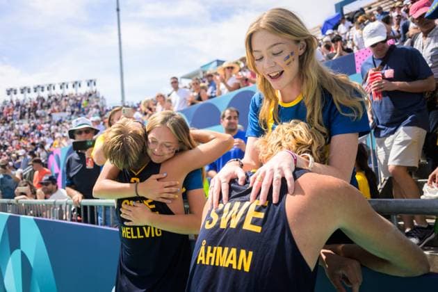 240804 David Ahman and Jonatan Hellvig of Sweden celebrates after the round of 16 Beach volleyball, Beachvolleyball match during day 9 of the Paris 2024 Olympic Games, Olympische Spiele, Olympia, OS on August 4, 2024 in Paris. Photo: Ludvig Thunman BILDBYRAN kod LT LT0658 beachvolleyboll beach volleyball sandvolleyball olympic games olympics os ol olympiska spel olympiske leker paris 2024 paris-os paris-ol 9 bbeng jubel Copyright: LUDVIGxTHUNMAN BB240804LT066