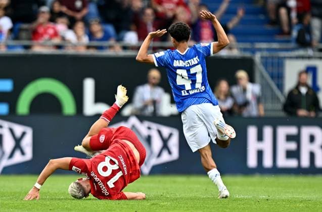 Sport Themen der Woche KW31 Sport Bilder des Tages 04.08.2024, xfux, Fussball 2.Bundesliga, SV Darmstadt 98 - Fortuna Düsseldorf emspor, v.l. Jona Niemiec (Fortuna Duesseldorf Düsseldorf), Othmane Elidrissi Errahhali (SV Darmstadt 98) (DFL DFB REGULATIONS PROHIBIT ANY USE OF PHOTOGRAPHS as IMAGE SEQUENCES and or QUASI-VIDEO. Eine Lizenzierung des Lichtbildwerkes an den SV Darmstadt 1898 e.V. sowie Tochterunternehmen ist nicht gestattet. No release of or sale to SV Darmstadt 1898 e.V.) Darmstadt *** 04 08 2024, xfux, Fussball 2 Bundesliga, SV Darmstadt 98 Fortuna Düsseldorf emspor, v l Jona Niemiec Fortuna Duesseldorf Düsseldorf , Othmane Elidrissi Errahhali SV Darmstadt 98 DFL DFB REGULATIONS PROHIBIT ANY USE OF PHOTOGRAPHS as IMAGE SEQUENCES and or QUASI VIDEO Licensing of the photographic work to SV Darmstadt 1898 e V and subsidiaries is not permitted No release of or sale to SV Darmstadt 1898 e V Darmstadt